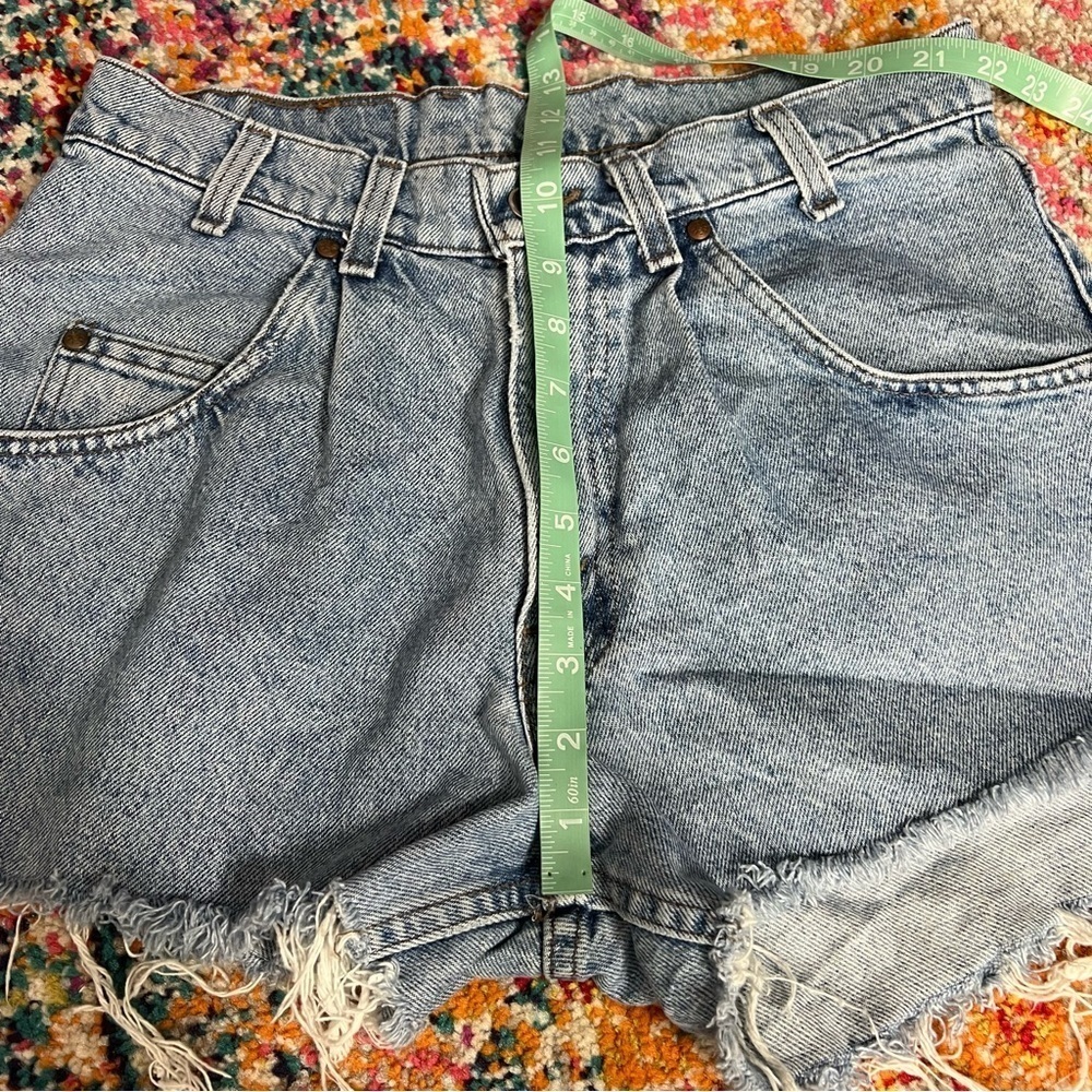 Vintage‎ Silver Tab Levi’s Cutoff Jean Shorts - Picture 8 of 16